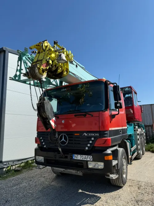 Automacara LIEBHERR LTF 1030, unitate din flotă.