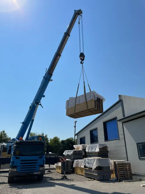 Automacara LIEBHERR LTF 1035, unitate din flotă.